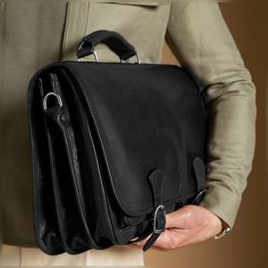 Maletín Ejecutivo de Cuero Genuino Negro Intenso con Doble Hebilla y Solapa, Estructurado, con Múltiples Compartimentos - Product Image 4