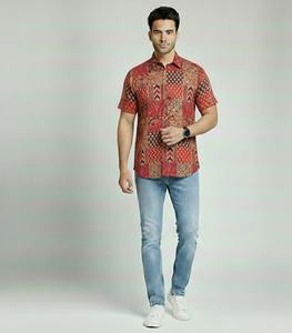 Chemise décontractée pour homme en coton 100% à manches courtes, col rabattu, imprimé patchwork batik rayé, respirante et écologique, vente en gros - Product Image 1
