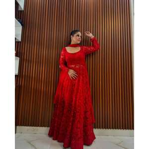 Ensemble Top-Pent et Dupatta pour Tenue de Soirée, Broderie Fil et Paillettes, Taille XL - Product Image 6