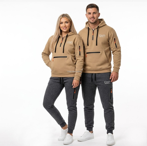 ชุดวอร์มผ้าฟลีซหนานุ่มแบบสั่งทำพิเศษสำหรับผู้ชายและผู้หญิง เสื้อฮู้ดซิป ¼  พร้อมกระเป๋าที่แขน ซิปสีตัดกัน และกางเกงจ็อกเกอร์สีชาร์โคล - Product Image 1