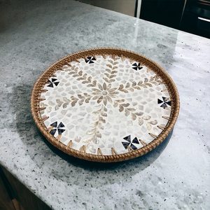 ถาดหวายลายไม่ซ้ำใคร งานแฮนด์เมดสไตล์มินิมอล ใช้สำหรับเสิร์ฟขนมและชา มีจำหน่ายจากอินเดีย โดย UO - Product Image 3