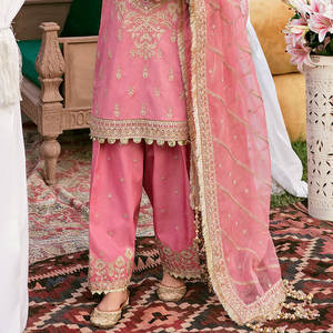 ชุดลำลองสำหรับผู้หญิงมุสลิม ชุดสัลวาร์ คามีซแบบปากีสถาน พร้อมผ้าคลุมไหล่ 3 ชิ้น - Product Image 4