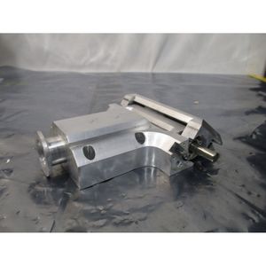AMAT 0040-09008 AMP FRAME, VACUUM PORT SLIT WIN - อุปกรณ์และอะไหล่เซมิคอนดักเตอร์ระดับโลกที่เชื่อถือได้ - Product Image 2