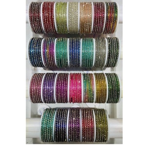 Ensemble de bracelets en verre multicolores de qualité supérieure, bracelets traditionnels indiens pour femmes, pour mariage, festivals et événements, en vente - Product Image 5