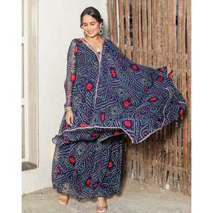 Ensemble de costume de fête Brinda Blue Bandhani à col en V et taille ample, tissu tissé respirant avec broderie, taille XS - Product Image 5