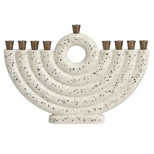 Ménorah Rouge Moderne de Hanouka à 9 Branches, Support Décoratif pour Bougies Judaïques, Idéal pour les Activités Religieuses - Product Image 5