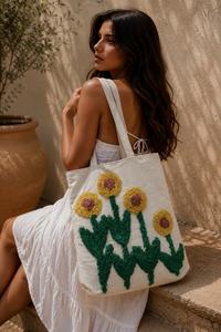 Sac fourre-tout en tissu fait main avec broderie tournesol pour le shopping, les sorties décontractées et la mode quotidienne – Pochettes pour femmes - Product Image 4