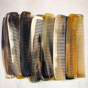 Peigne en corne de buffle naturel de qualité supérieure, fait à la main, à dents fines et larges, pour le coiffage professionnel des cheveux - Product Image 1