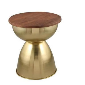 Table basse pour la maison, le salon, les villas, décoration de sol, utilisation domestique, table basse en métal avec plateau carré, base en métal argenté. - Product Image 1