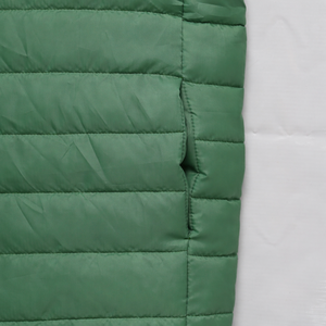 Chaleco acolchado sin mangas para hombre de alta calidad, diseñado para brindar calidez, comodidad y estilo. Hecho con aislamiento ligero. Chaleco OEM. - Product Image 6