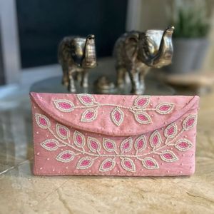 กระเป๋าคลัทช์ปักลายคริสตัลเพชรประดับมุกสำหรับงานเลี้ยงงานแต่งงาน ทำมือสำหรับสุภาพสตรี - Product Image 4