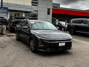 PRIMERA PROPIEDEDE 2025 KIA K4 LX FWD LHD COCHE USADO EN BUEN ESTADO - Product Image 1