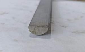 Acier doux de qualité supérieure Punit Industries, profilé en D, brillant, plat, largeur 12 mm, épaisseur 8 mm, 6 m, bord rond étiré brillant - Product Image 3