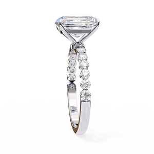 Anillo Solitario de Diamante Cultivado en Laboratorio con Corte Esmeralda de 2.50 Quilates, con Tallo de Diamantes con Engaste Compartido, Banda de Compromiso de Oro de Dos Tonos - Product Image 4
