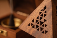 Boîte de rangement en bois pour encens, avec accents en laiton, support en bois naturel, vente en gros