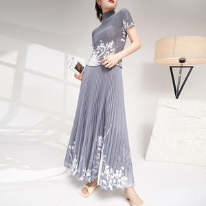 Ensemble jupe plissée décontractée longueur cheville et haut à manches courtes pour femme, motif floral personnalisé, printemps/été - Product Image 5