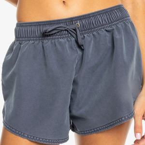 กางเกงขาสั้นกีฬาผู้หญิงสีเทา ระบายอากาศ แห้งเร็ว เป็นมิตรกับสิ่งแวดล้อม เอวยางยืด เหมาะสำหรับวิ่ง ออกกำลังกาย ชุดกีฬาฤดูร้อน - Product Image 1