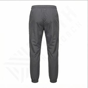 Pantalones impermeables de nailon con estampado de logotipo personalizado Popular de primavera, pantalones para correr de gran tamaño para hombre, pantalones cortavientos para correr con forro de malla - Product Image 3