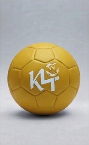 Balón de Fútbol Amarillo de PU con Logotipo K4, Equipo de Entrenamiento Resistente para Práctica de Artes Marciales, Uso Unisex en Exteriores - Product Image 3
