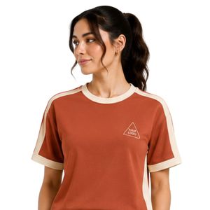 Ensemble décontracté deux pièces pour femme, t-shirt à manches courtes et pantalon droit, couleur rouille et beige, avec empiècements contrastés - Product Image 4