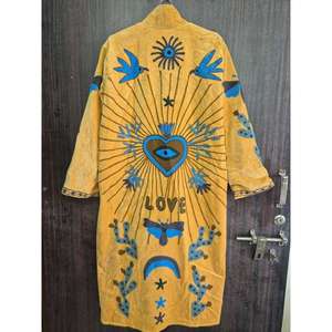 Chaqueta de terciopelo Suzani hecha a mano, túnica larga, abrigo bohemio con estampado floral étnico, ropa de invierno para mujer para festivales. - Product Image 3