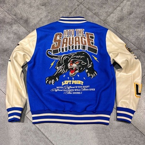 جاكيت هيب هوب مخصص من الجلد الطبيعي بأكمام شينيل تطريز حجر الراين كلية بيسبول فارسيتي - Product Image 3