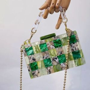 Pochette de luxe en résine faite à la main pour femmes, sac à main de soirée tendance avec vaisselle et décorations - Product Image 3