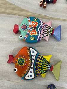 งานฝีมือไม้แกะสลักรูปปลาแบบยั่งยืน ตกแต่งผนังบ้านด้วยสัตว์ทะเลหลากสีสัน เหมาะสำหรับตกแต่งบ้านสไตล์ชายฝั่ง - Product Image 2