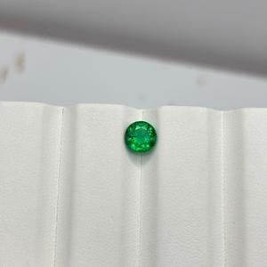 Émeraude naturelle de haute qualité 0,87 ct, vente en gros, pierre de naissance de mai, coupe ronde, facettée, pierre précieuse en vrac pour la fabrication de bagues, fournisseur de bijoux - Product Image 1