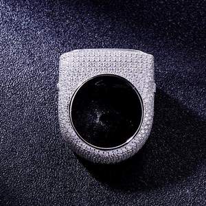 จัดหาโดยตรงจากโรงงาน แหวนฮิปฮอปสำหรับผู้ชาย รุ่น Hook Ya Up Towing Cocktail Ring ทำจากสแตนเลสสตีล ประดับเพชรคิวบิกเซอร์โคเนียแบบไมโครเพฟ ของขวัญเครื่องประดับฮิปฮอป - Product Image 2