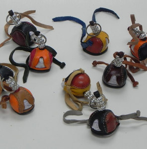 Estuche de Cuero para Llamadores de Aves con Correas Ajustables, Portátil, para Caza al Aire Libre en Todas las Estaciones - Product Image 1