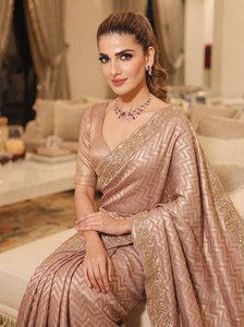 Sari de seda estilo Banarasi rosa con patrón en zigzag dorado, ropa formal de boda para mujeres, atuendo tradicional indio. - Product Image 6