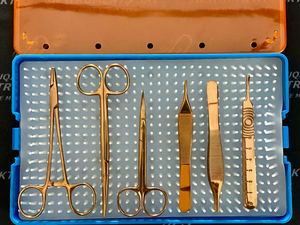 Conjunto de Instrumentos Básicos para Cirugía Plástica Menor |   Herramientas Quirúrgicas Recubiertas de Titanio |   Acero Inoxidable Alemán de Grado Profesional - Product Image 4