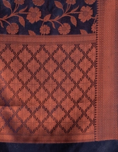 Sari en coton et soie bleu marine KV avec motif tissé et chemisier non cousu - Product Image 5