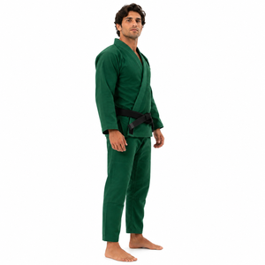 Traje de BJJ resistente con costuras reforzadas, material transpirable y diseño flexible para un entrenamiento fiable en cada sesión. - Product Image 4