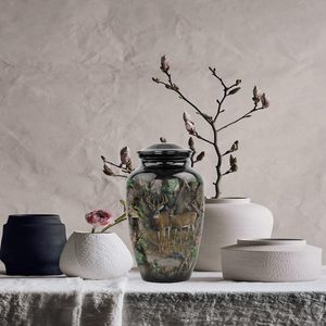 Urnes funéraires métalliques de haute qualité pour cendres de crémation avec motifs commémoratifs élégants pour services funéraires – Fournisseur indien - Product Image 4