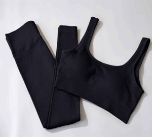 Ensembles de yoga pour femmes en tissu extensible respirant avec logo frontal, dernier design - Product Image 2