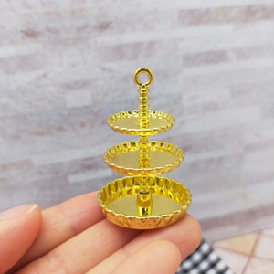 Support à trois niveaux en alliage de zinc pour thé de l'après-midi miniature, idéal pour les fêtes de maison de poupées et la décoration intérieure - Product Image 5