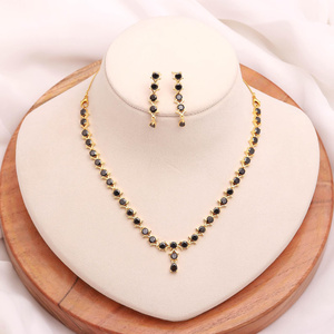 Conjunto de collar clásico de ónix negro, chapado en oro de 22 quilates, joyería minimalista con piedras preciosas, elegante conjunto de collar de oro, regalo para ella. - Product Image 1