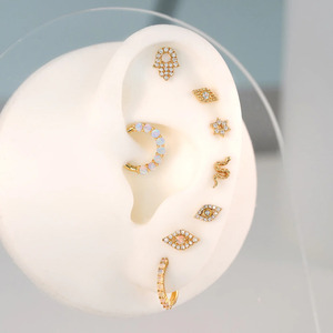 ทองคำแท้ 14K ประดับเพชรแท้รูปดาว ขายส่งเพชรแท้และเพชร CVD แบบเกลียวในตัว ต่างหูแบบ Labret ด้านหลังแบน ยี่ห้อ Zisma - Product Image 4