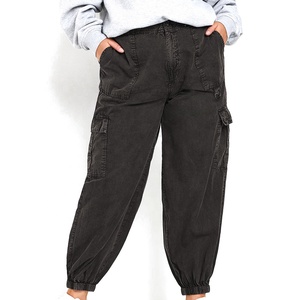 Pantalon cargo confortable pour femmes avec poignets élastiques en tissu respirant Impression de logo personnalisée disponible - Product Image 1