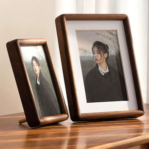 Cadres photo de table en bois naturel 6x8 pouces avec logo personnalisé, de haute qualité, durables et écologiques pour la maison et le bureau - Product Image 4