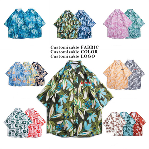 T-shirt décontracté à manches courtes pour homme, imprimé floral, coupe classique, tissu tissé, bleu foncé avec des fleurs rouges, roses et blanches - Product Image 5