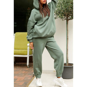 Conjunto deportivo personalizado para mujer, sudadera con capucha de forro polar extragrande, pantalones jogger, conjunto de ropa deportiva informal, holgado, de algodón, para estar en casa en invierno. - Product Image 4