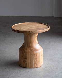 Mesa Auxiliar de Madera Refinada con Estructura Elegante para Lámparas Decorativas y Plantas de Interior - Product Image 3