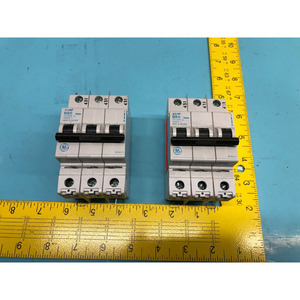 2 Interruptores de Circuito GENERAL ELECTRIC V-LINE D20 AMPS - Equipo y Piezas de Semiconductores de Confianza de Marca Global - Product Image 1