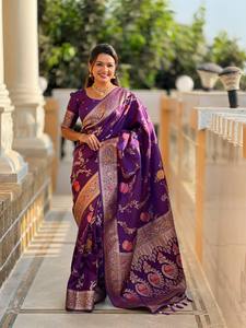 Collection de saris en soie Banarasi haut de gamme – 13 variantes de couleurs - Product Image 3