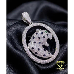 Colgante de Diseño Animal Personalizado con Diamante Moissanita, Plata de Ley 925, Acentos en Negro y Verde, Joyería de Lujo - Product Image 3