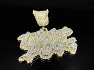 Colgante de dije de herencia The Ice Legacy para hombre, chapado en oro, con aleación de diamantes helados y adornos pesados, estilo urbano. - Product Image 2