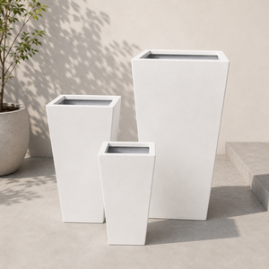 Maceta Minimalista de Fibra de Vidrio para Exteriores, Decoración Moderna para Jardín y Hogar, Duradera y Ligera, en Negro, Gris, Rojo y Amarillo - Product Image 1